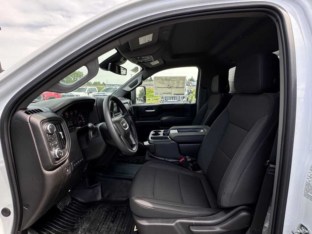 2025 GMC Sierra 3500 HD Chassis Cab Pro