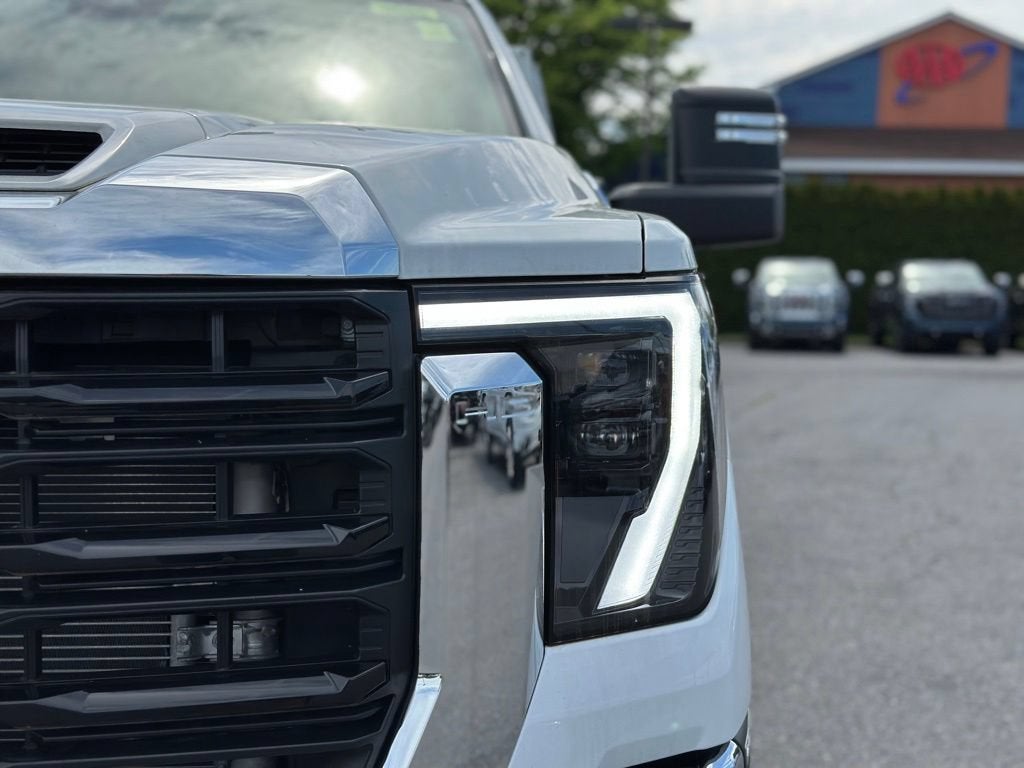 2025 GMC Sierra 3500 HD Chassis Cab Pro