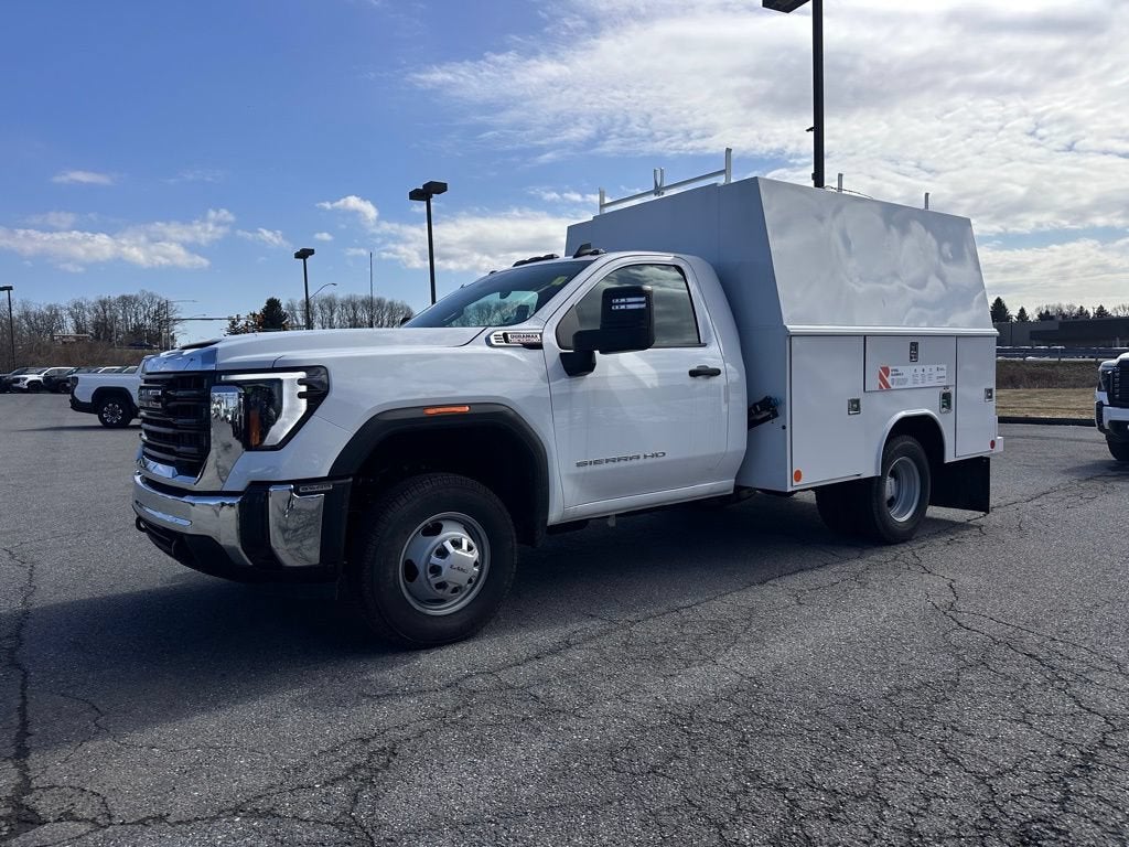 2025 GMC Sierra 3500 HD Chassis Cab Pro