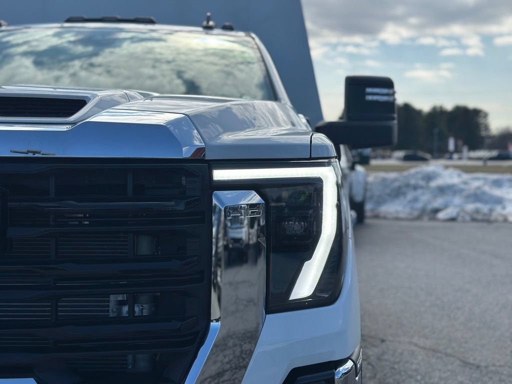 2025 GMC Sierra 3500 HD Chassis Cab Pro