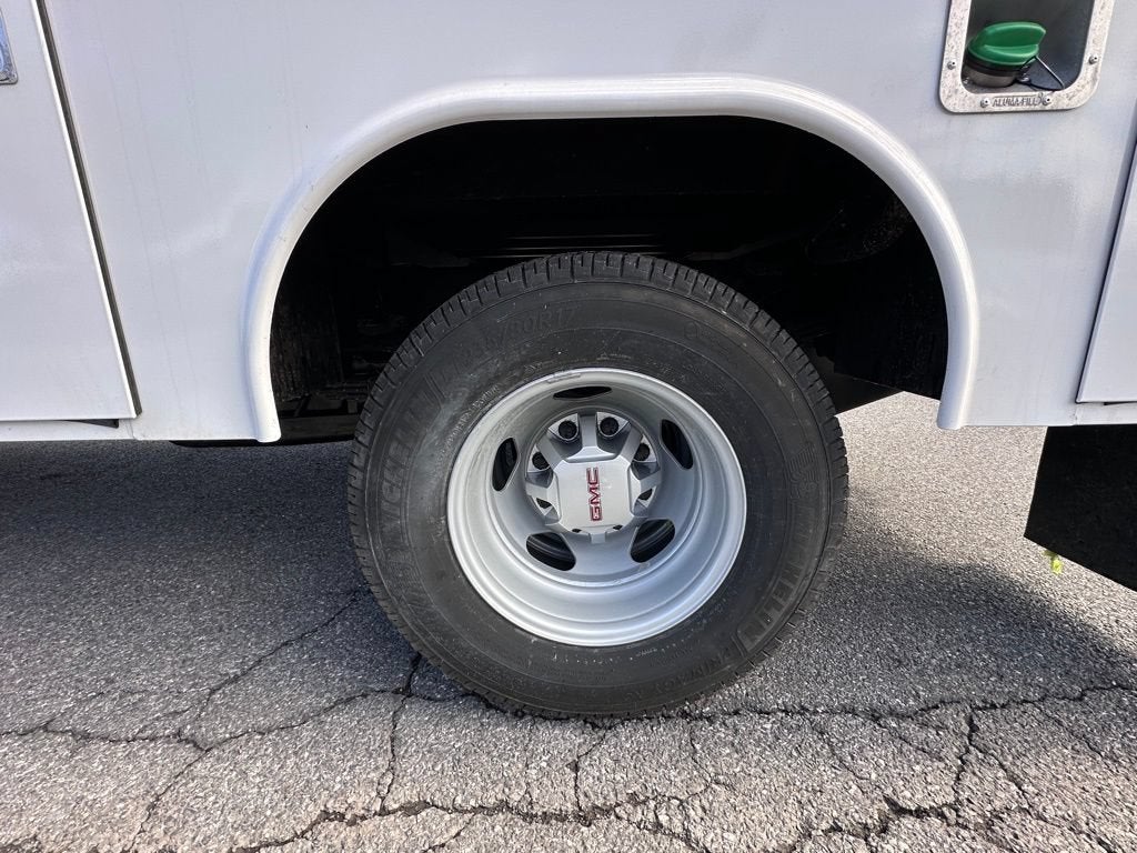 2025 GMC Sierra 3500 HD Chassis Cab Pro
