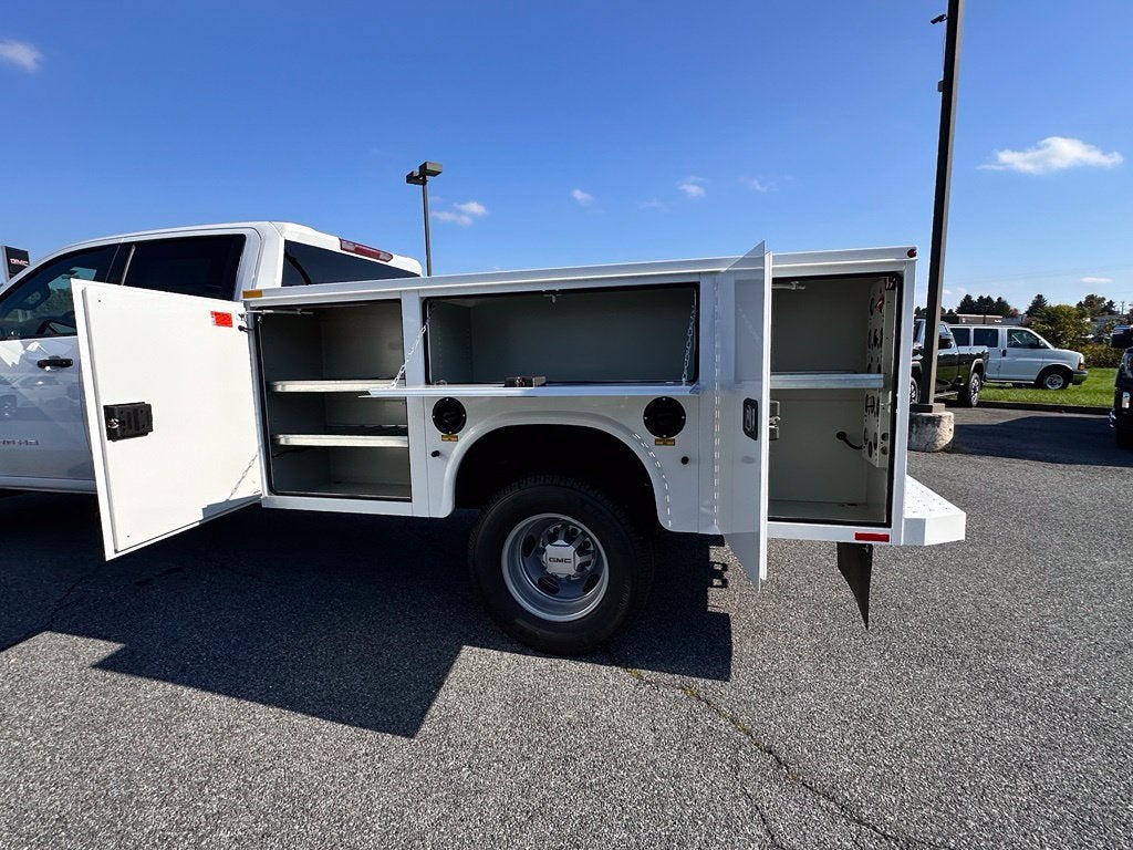2026 GMC Sierra 3500 HD Chassis Cab Pro