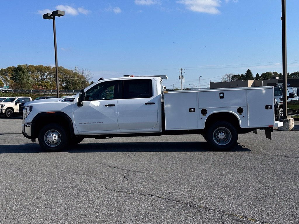 2026 GMC Sierra 3500 HD Chassis Cab Pro