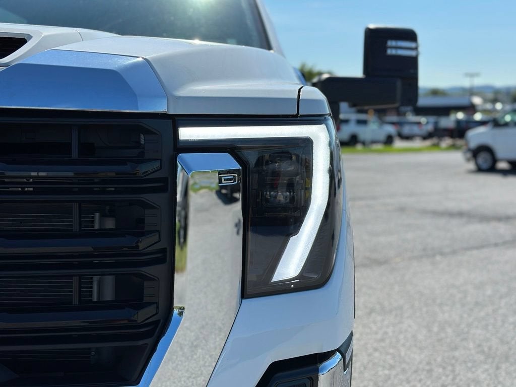 2026 GMC Sierra 3500 HD Chassis Cab Pro