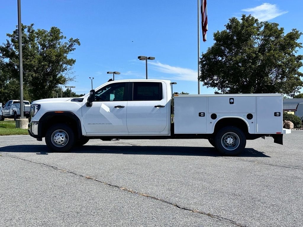 2026 GMC Sierra 3500 HD Chassis Cab Pro