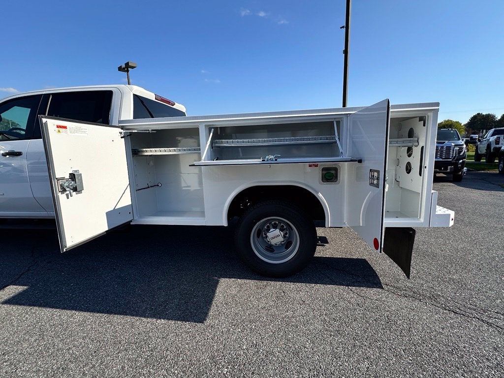 2026 GMC Sierra 3500 HD Chassis Cab Pro