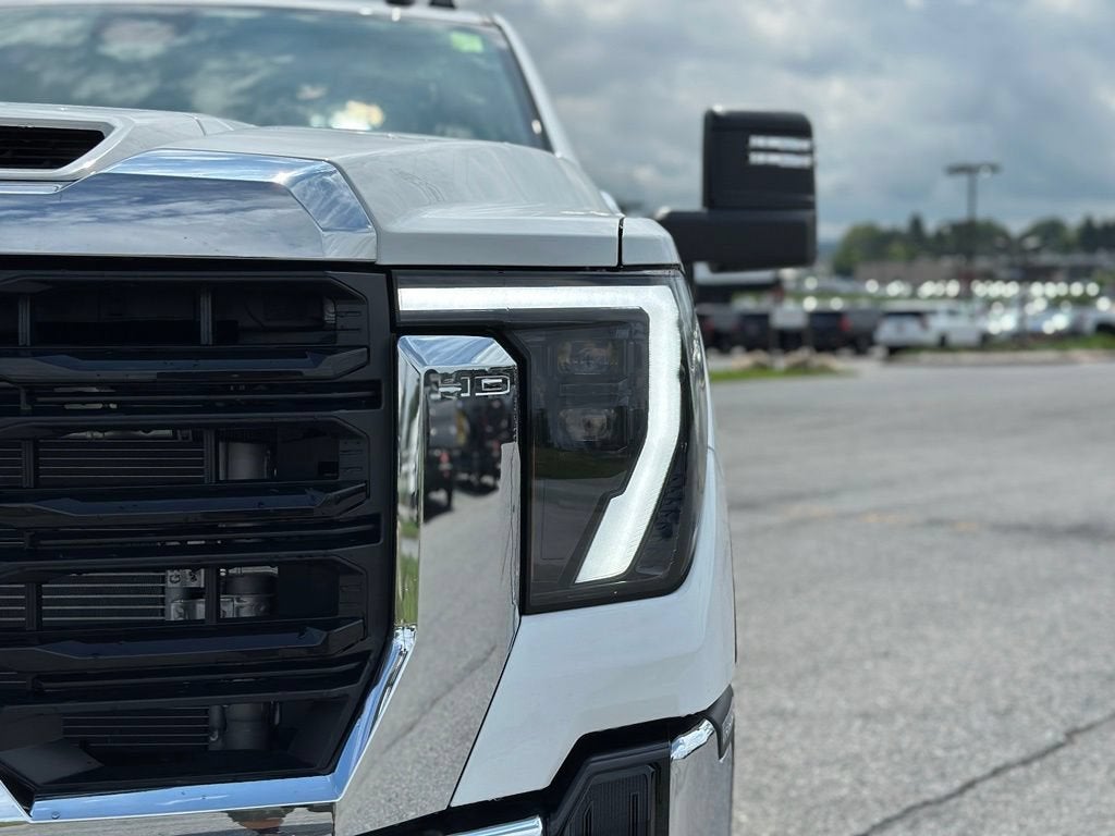 2026 GMC Sierra 3500HD Pro - Photo 31