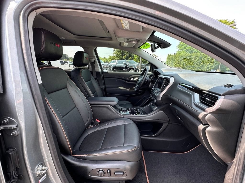 2023 GMC Acadia AT4
