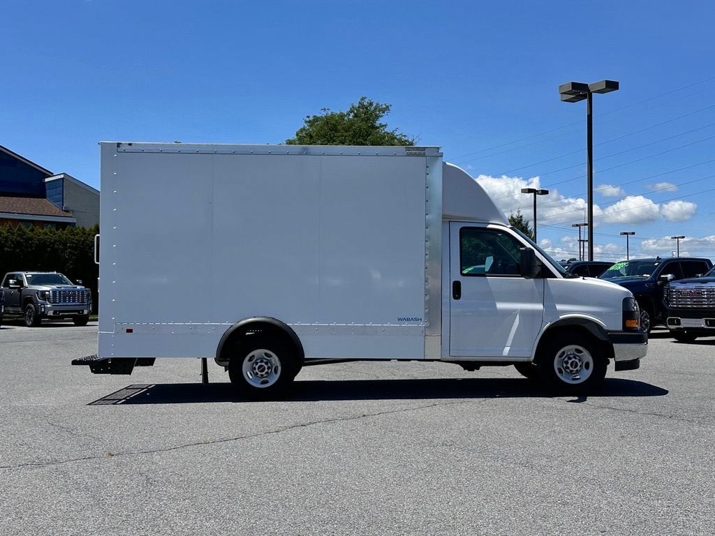 2025 GMC Savana Cutaway 3500 1WT