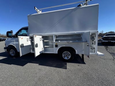 2025 GMC Savana Cutaway 3500 1WT