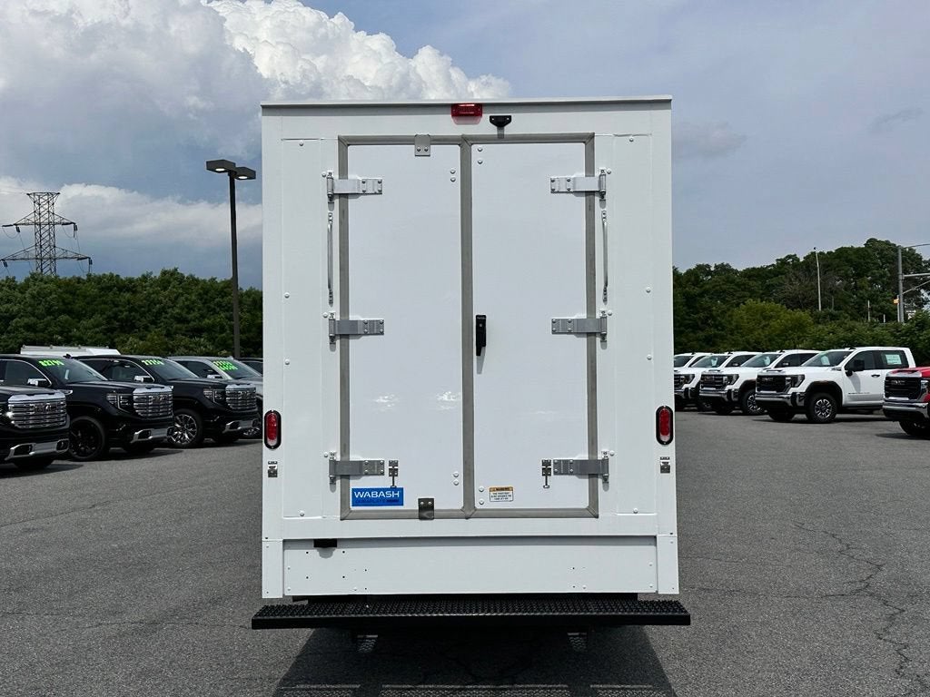 2025 GMC Savana Cutaway 3500 1WT