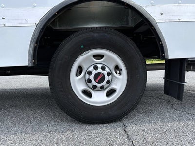 2025 GMC Savana Cutaway 3500 1WT