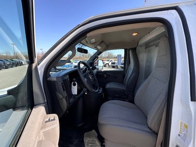2025 GMC Savana Cutaway 3500 1WT