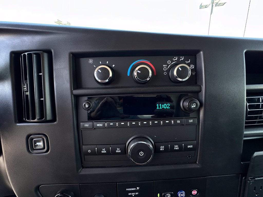 2026 GMC Savana Cutaway 3500 1WT