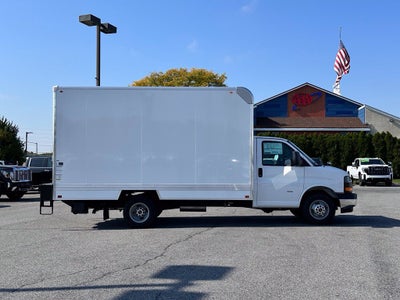 2026 GMC Savana Cutaway 3500 1WT