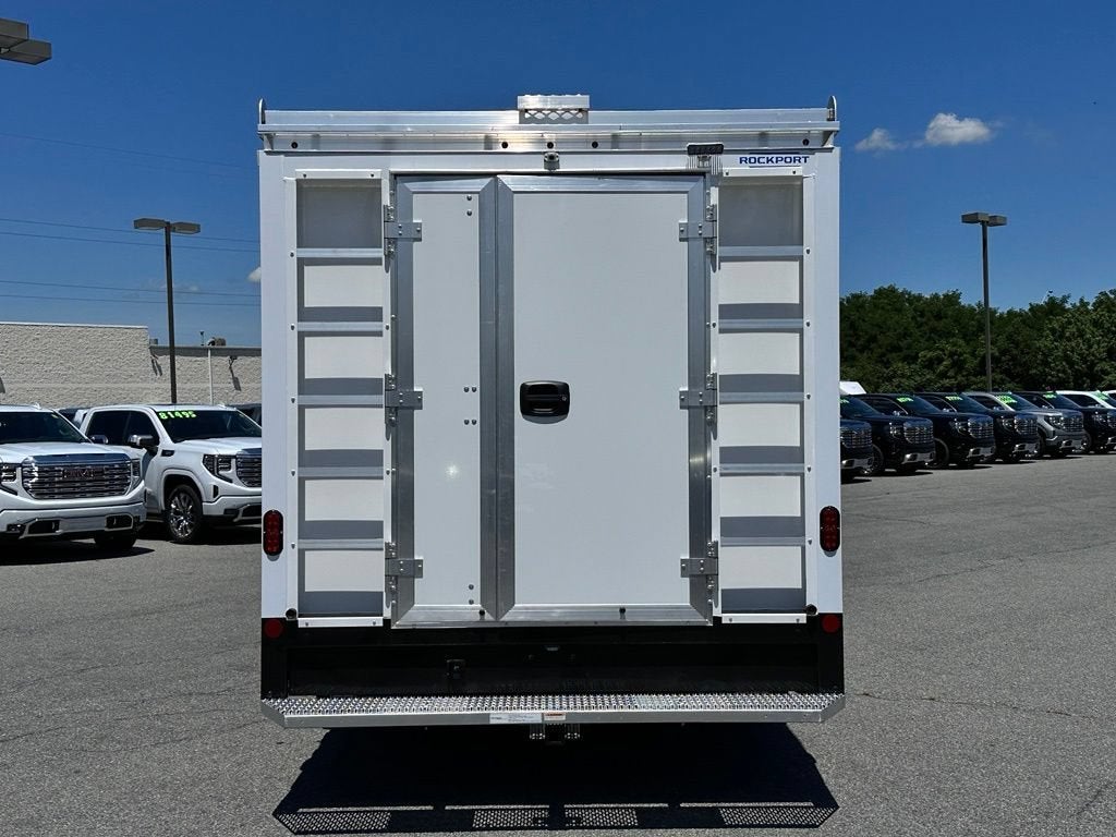 2026 GMC Savana Cutaway 4500 2WT