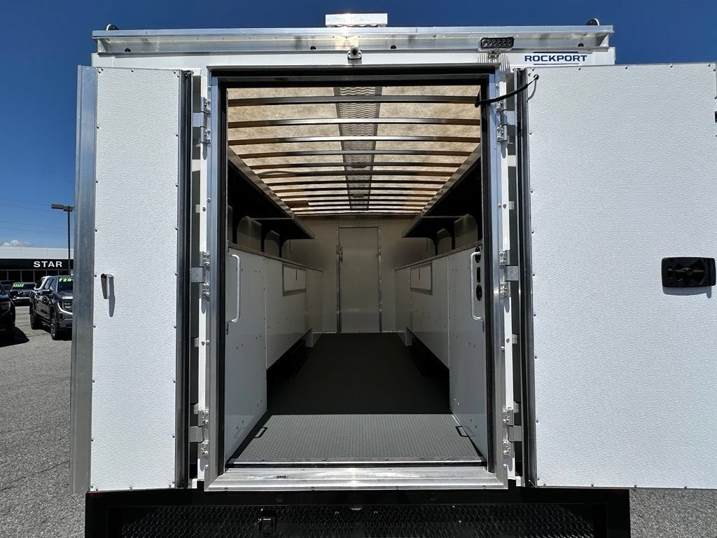 2026 GMC Savana Cutaway 4500 2WT