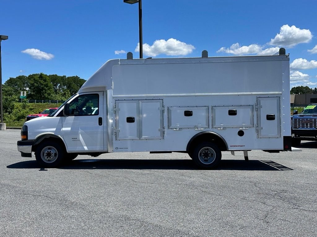 2026 GMC Savana Cutaway 4500 2WT