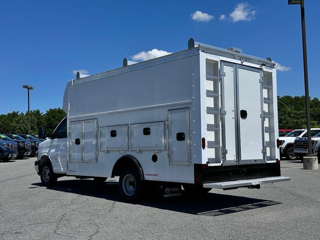 2026 GMC Savana Cutaway 4500 2WT