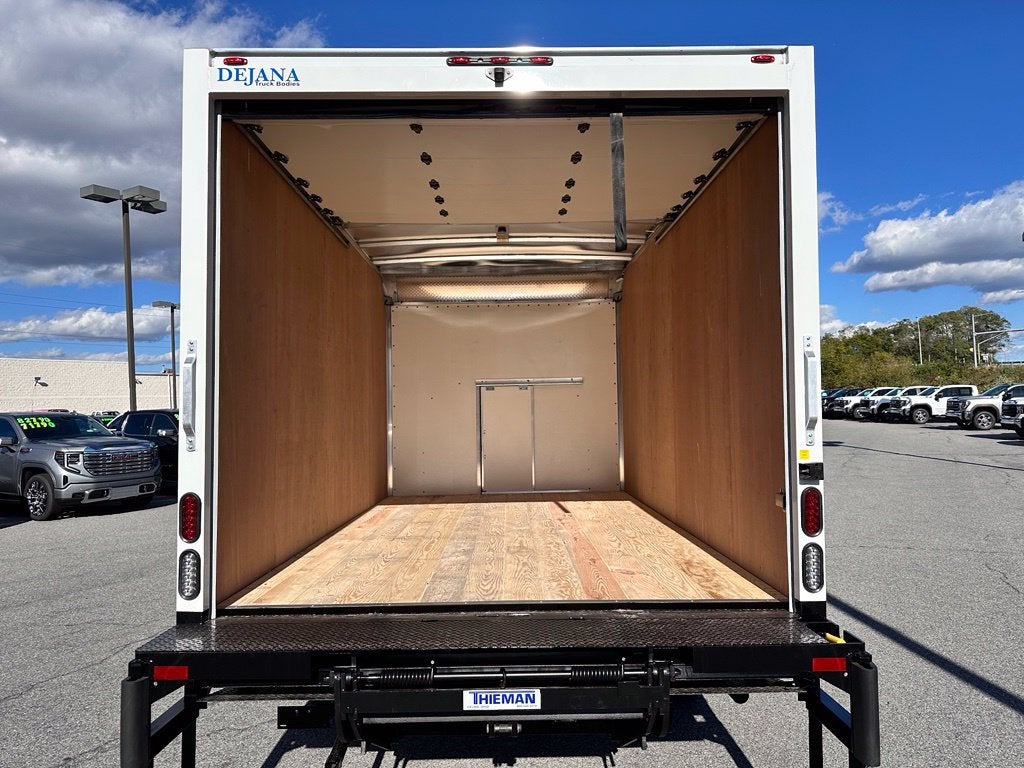 2026 GMC Savana Cutaway 4500 2WT