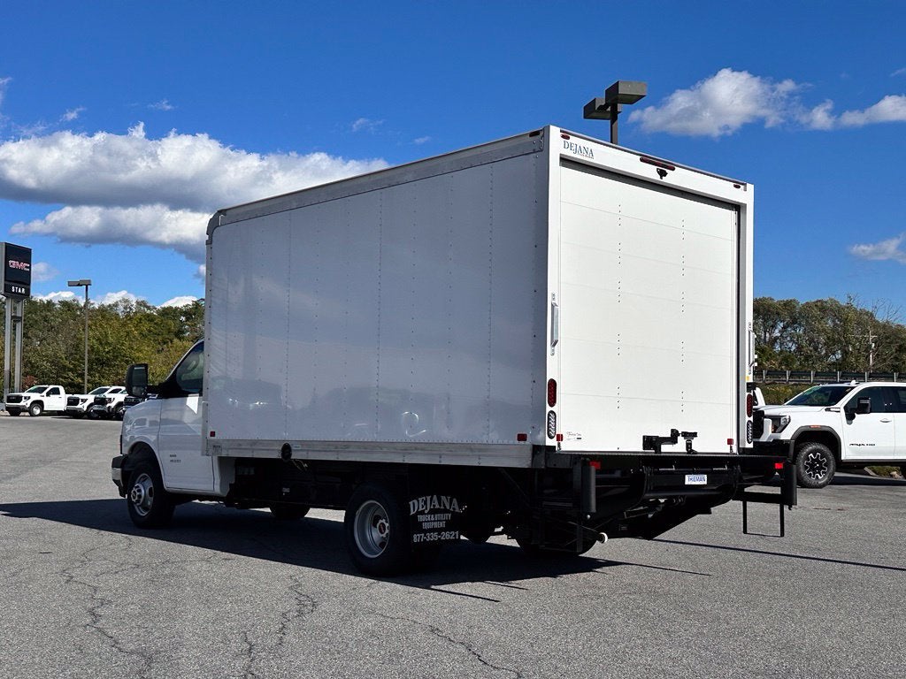 2026 GMC Savana Cutaway 4500 2WT